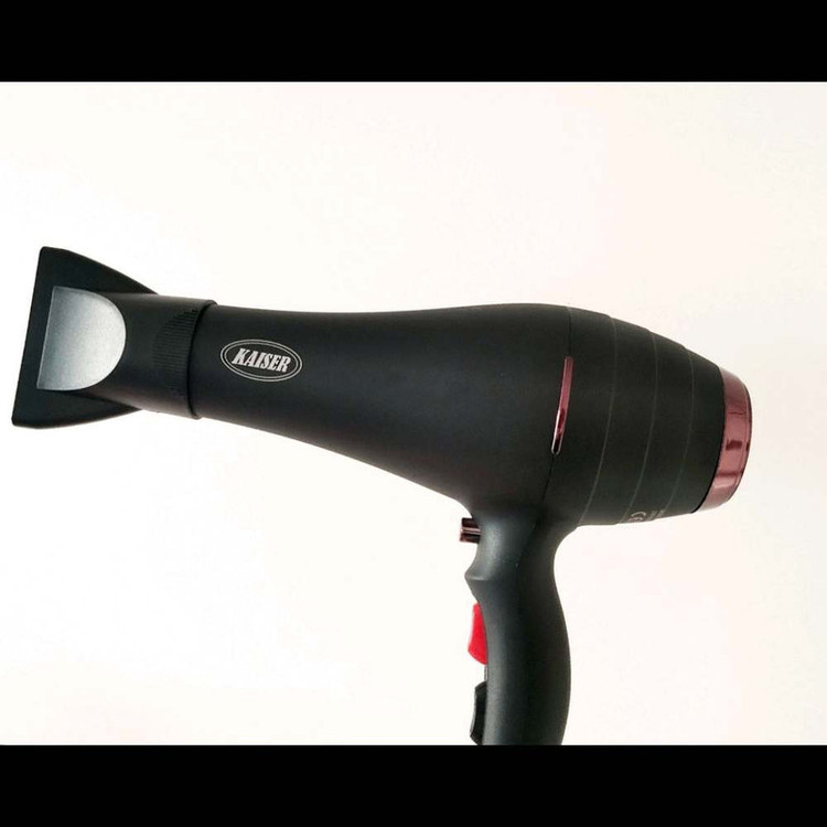 سشوار حرفهای مدل Quick Sound با توان 2600 وات، موتور AC با دوام بالا، تنظیم دما و سرعت در سه حالت، دو سری متمرکزکننده هوا، کابل 2 متری عاری از اکسیژن و المنت تیتانیوم زیگزاگی