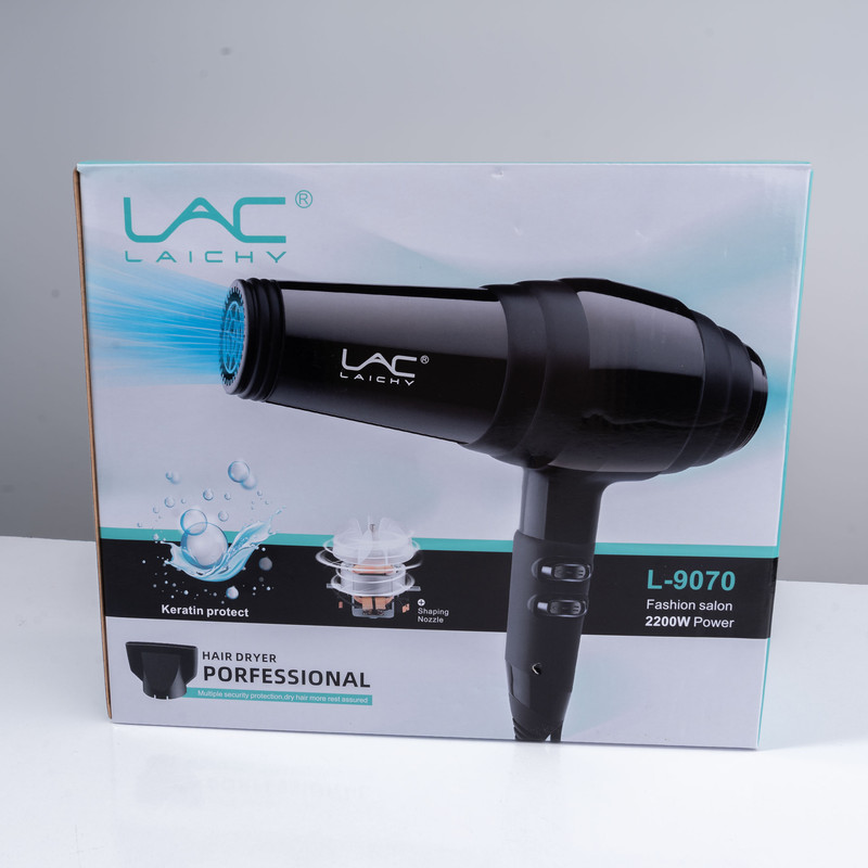 سشوار حرفهای 2200 وات لایچی مدل L-9070، موتور AC، وزن 1100 گرم، المنت سرامیک تورمالین، دارای سری متمرکزکننده پهن با ویژگی صافکنندگی، حجمدهندگی، با قابلیت باد سرد، فناوری تولید یون، دسته ارگونومیک