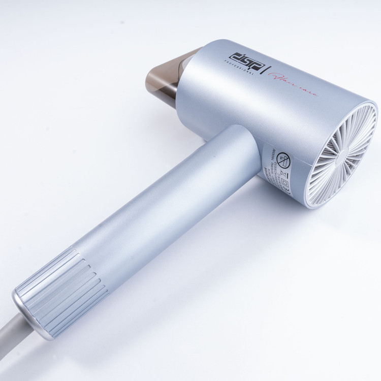 سشوار دی اس پی مدل 30414 با موتور قدرتمند DC385 و توان 1600 وات، دارای صفحه نمایش دیجیتال، سه حالت دمایی، سری متمرکز کننده و کابل 1.8 متری، مناسب استفاده خانگی و نیمه حرفهای