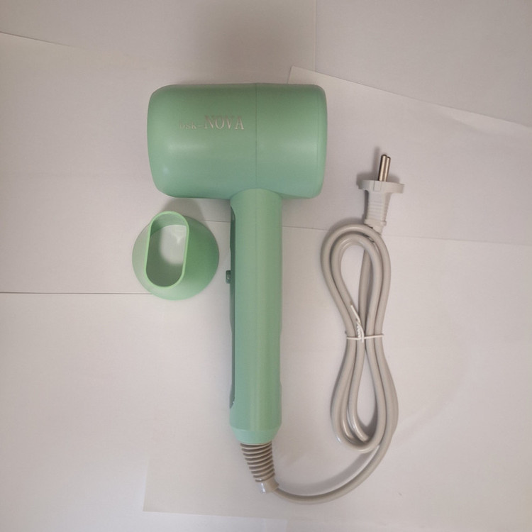 سشوار حرفه ای نوا مدل B2 با توان 3600 وات، موتور DC، تنظیم دما در دو حالت، خشک کنندگی قوی، کاهش وز مو، حجمدهندگی، همراه با سری متمرکزکننده پهن