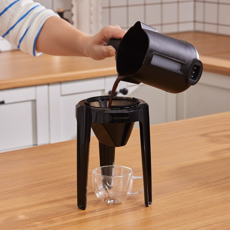 قهوهساز کاراجا مدل Barista Türk، ظرفیت دمآوری پنج فنجان با فیلتر الیافی، دارای کف ساز شیر