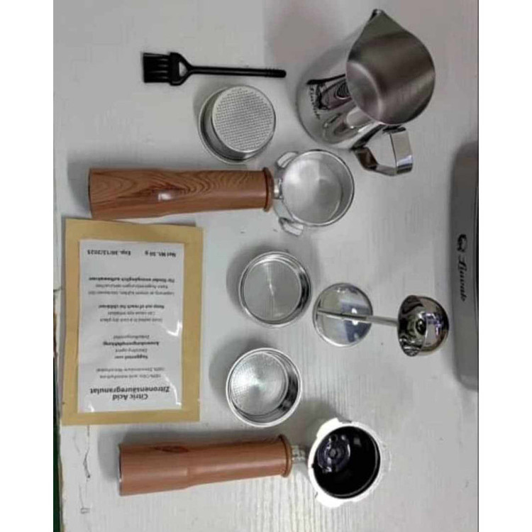 اسپرسو ساز نیمهصنعتی 1.5 لیتری لواک مدل CM350، نیمه اتوماتیک با مصرف پودر قهوه، مناسب تهیه اسپرسو، کاپوچینو، موکا و امریکانو، دارای یک عدد نازل قهوه و سیستم گرم کردن فنجان