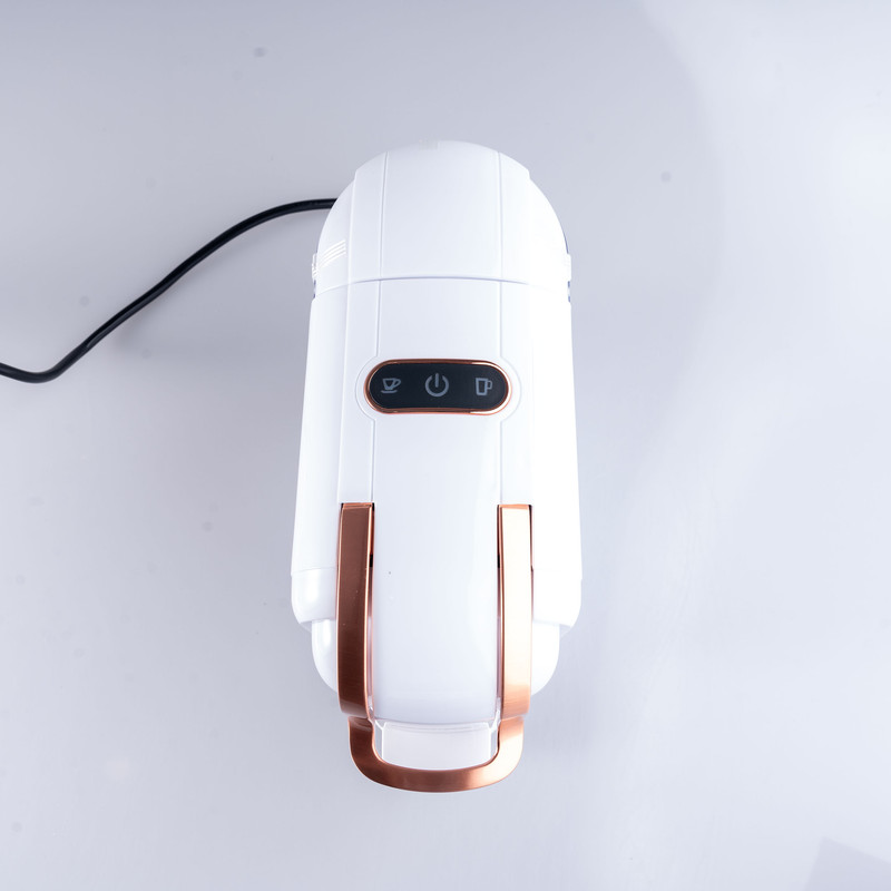 اسپرسو ساز 600 میلیلیتری جی پاس مدل GCM41526-BK، با مصرف کپسول قهوه، مناسب تهیه لانگو، اسپرسو و امریکانو، سینی چکه گیر