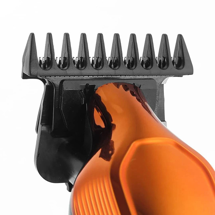 ماشین اصلاح موی صورت شارژی پرو وکس مدل VX-6100 با تیغه استیل ضد زنگ، قابلیت تنظیم سرعت، نمایشگر میزان شارژ، طراحی ارگونومیک، باتری قابل شارژ، پورت تایپ سی، همراه با سری یدک، روغن، برس تمیزکننده و شانه