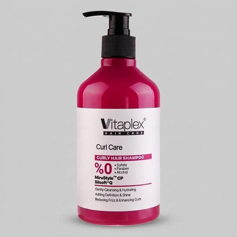 شامپو مو فر ویتاپلکس مدل Curl Care حجم 500 میلی‌لیتر، تقویت‌کننده، مرطوب‌کننده، لطافت‌بخش، کنترل چربی و جلوگیری از وز شدن مو، مناسب پوست سر معمولی، دارای گلیسیرین
