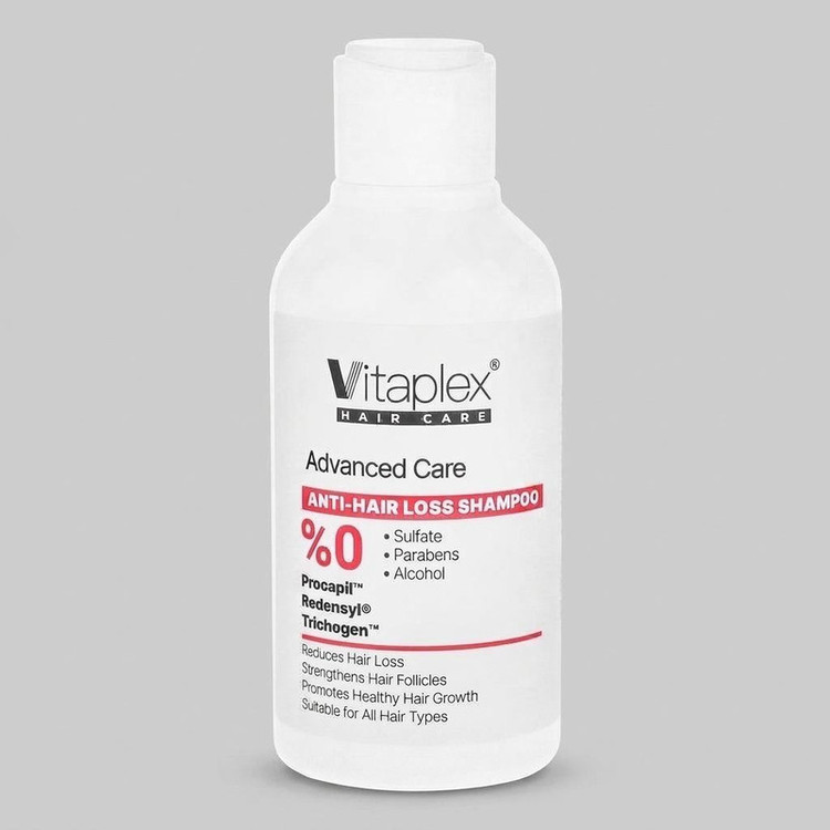 شامپو تقویتکننده و ضد ریزش مو ویتاپلکس مدل Advanced Care مناسب موهای کمحجم و نازک حجم 250 میلیلیتر، فاقد سولفات، پارابن و الکل، با فرمولاسیون پیشرفته و ترکیبات مؤثر برای افزایش استحکام و رشد مو