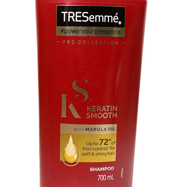 شامپو تقویتکننده مو ترزمی مخصوص پوست سر معمولی و انواع مو، حجم 700 میلیلیتر مدل keratin smooth، آبرسان، ترمیمکننده، میزانسازی چربی مو و پوست سر، جلوگیری از وزشدن مو با عصاره روغن مارولا