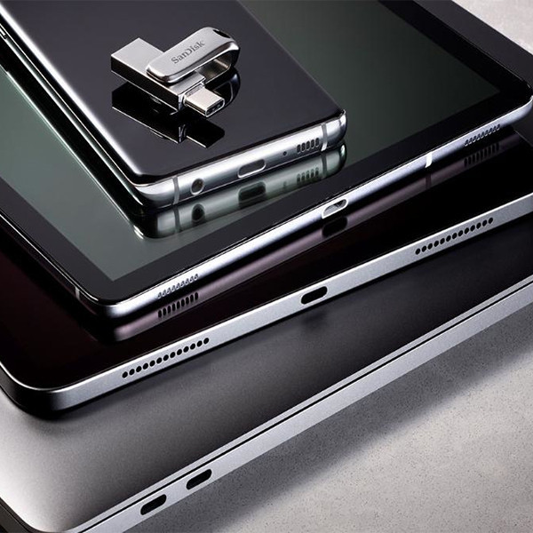 فلش مموری 128 گیگابایت سن دیسک مدل Ultra Dual Drive Luxe با دو رابط USB Type-C و USB Type-A، سرعت انتقال 150 مگابایت بر ثانیه، بدنه فلزی و سازگار با ویندوز، مک، اندروید و iOS