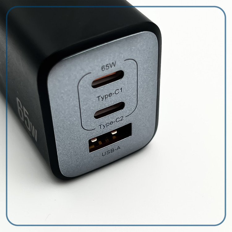 شارژر دیواری 65 وات 3 پورت وونک مدل PD65w به همراه کابل USB-C