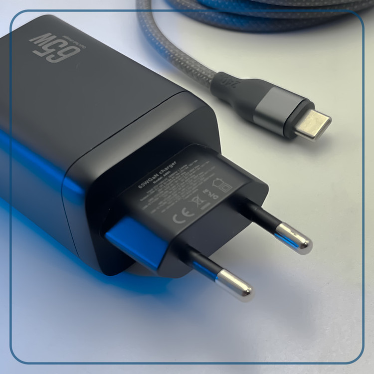 شارژر دیواری 65 وات 3 پورت وونک مدل PD65w به همراه کابل USB-C