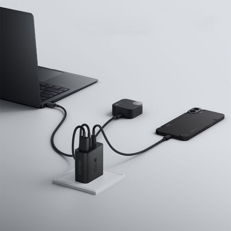 شارژر دیواری 140 وات سه پورت ناتینگ مدل CMF Power 140W GaN به همراه کابل USB-C طول 1.5 متر
