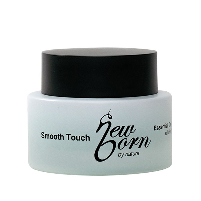 کرم مرطوب کننده نیو بُرن مدل Smooth Toch مناسب برای پوست های چرب و معمولی حجم 50 میلی لیتر