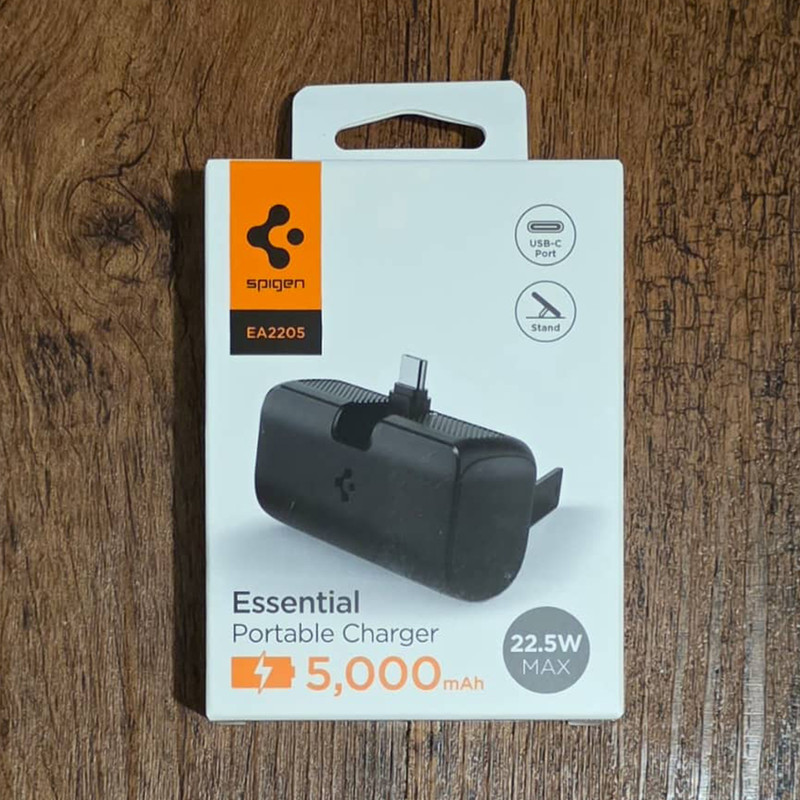 پاوربانک اسپیگن مدل EA2205 ظرفیت 5000 میلیآمپر ساعت