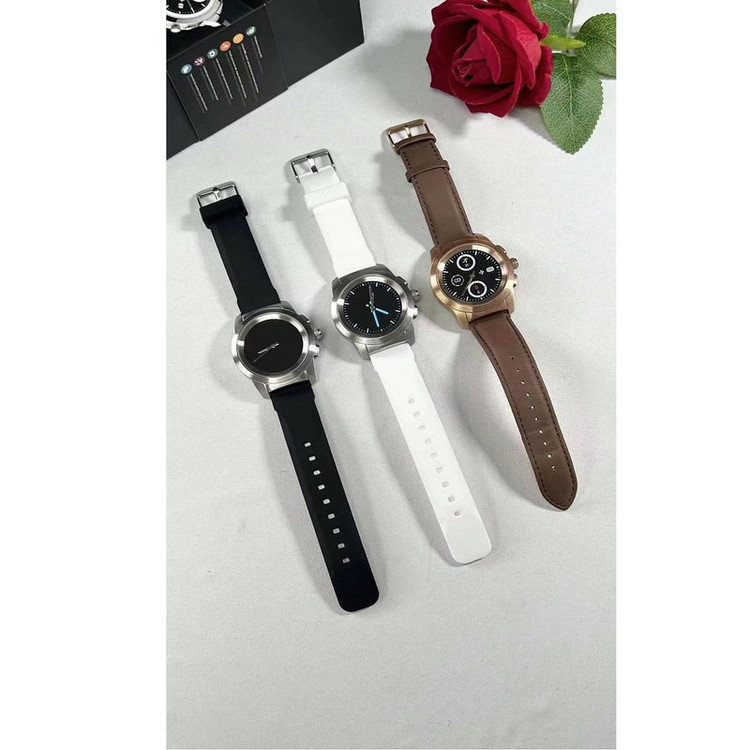 ساعت هوشمند مای کرونوز مدل zetime دارای قابلیت های صفحه نمایش لمسی، کنترل موسیقی، کنترل سطح اکسیژن خون، ضد آب، قابلیت تغییر طرح ساعت یا تم، بند سیلیکون