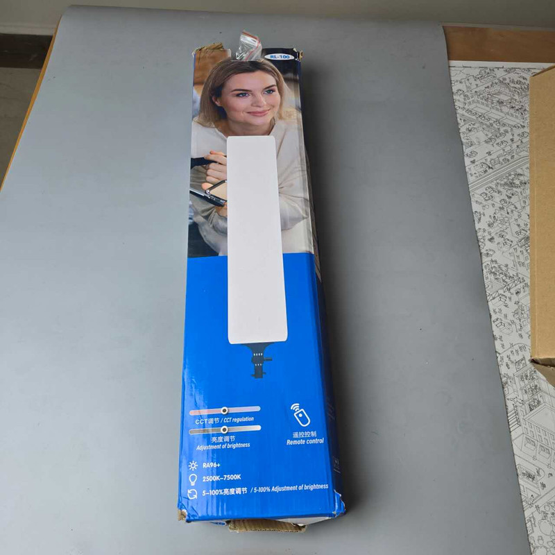 نور ثابت ال ای دی مدل RL100-8806 به همراه سه پایه نگهدارنده