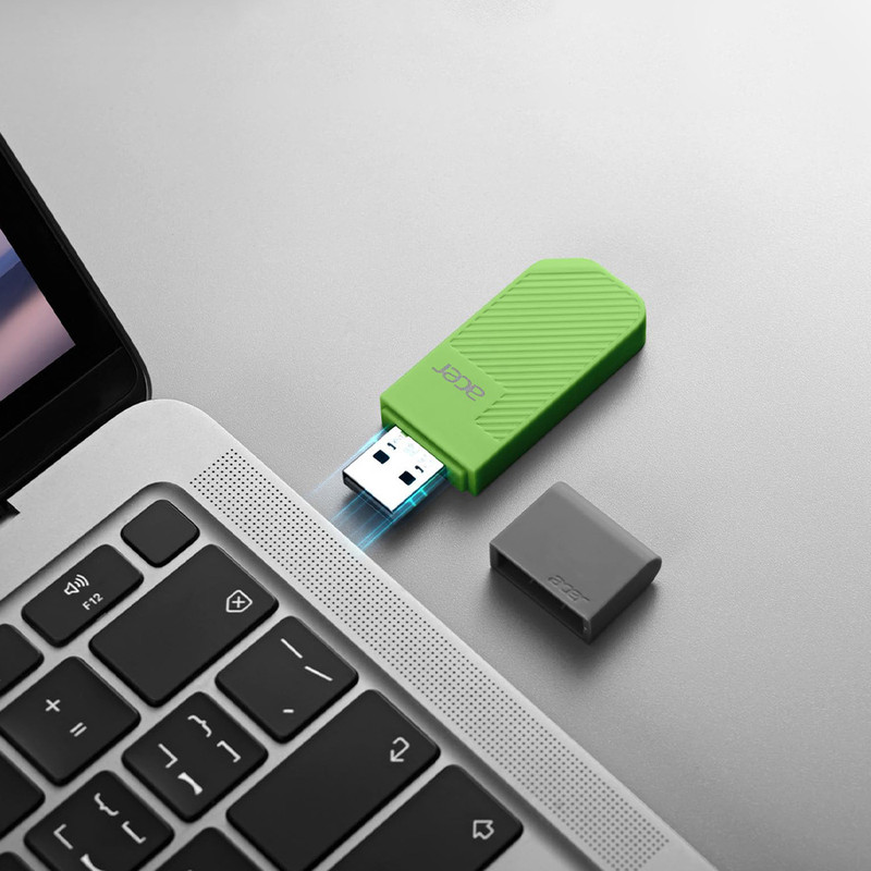 فلش مموری 128 گیگابایت ایسر مدل UP300 با رابط USB نسخه 3.2 نسل 1 از نوع Type-A و بدنه سیلیکونی