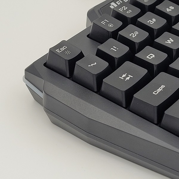 کیبورد گیمینگ ایلون مدل GK104، سوییچ ممبران، Tenkeyless، نورپردازی LED RGB