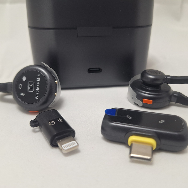 ست میکروفون بی سیم مدل QY90 با درگاه اتصال تایپ سی و لایتنینگ