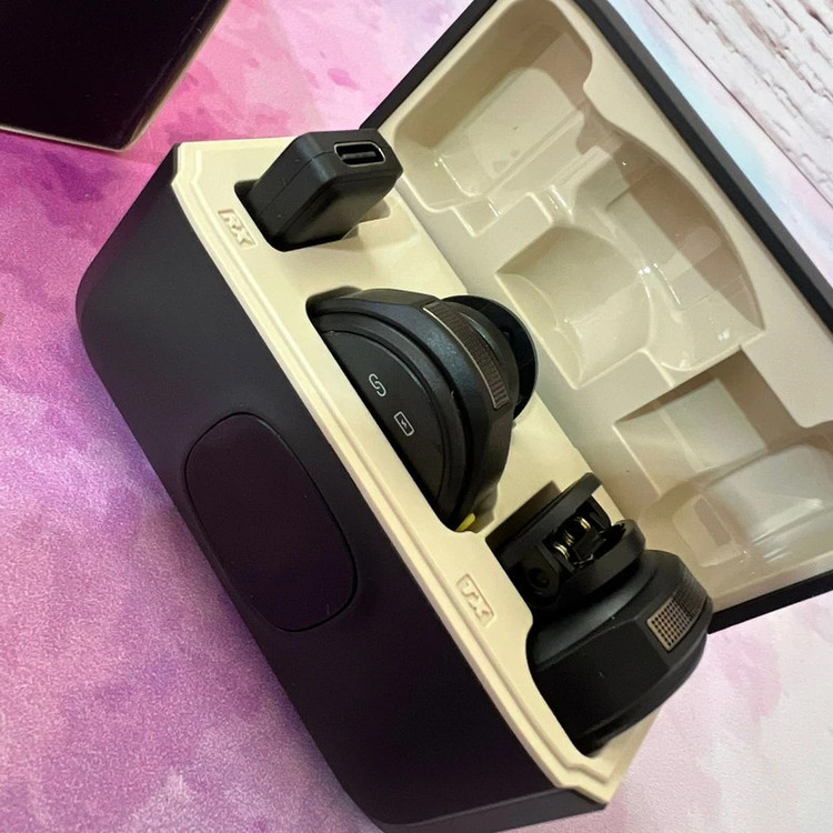 میکروفن بی سیم مدل SH20 با درگاه اتصال تایپ سی و مبدل لایتنینگ