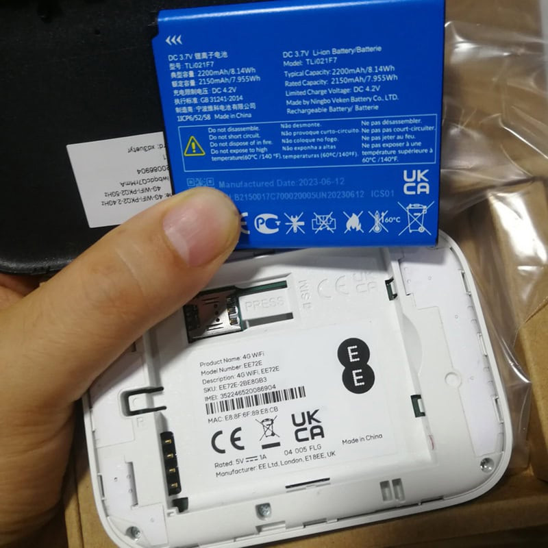 مودم 4G LTE قابل حمل مدل EE72E