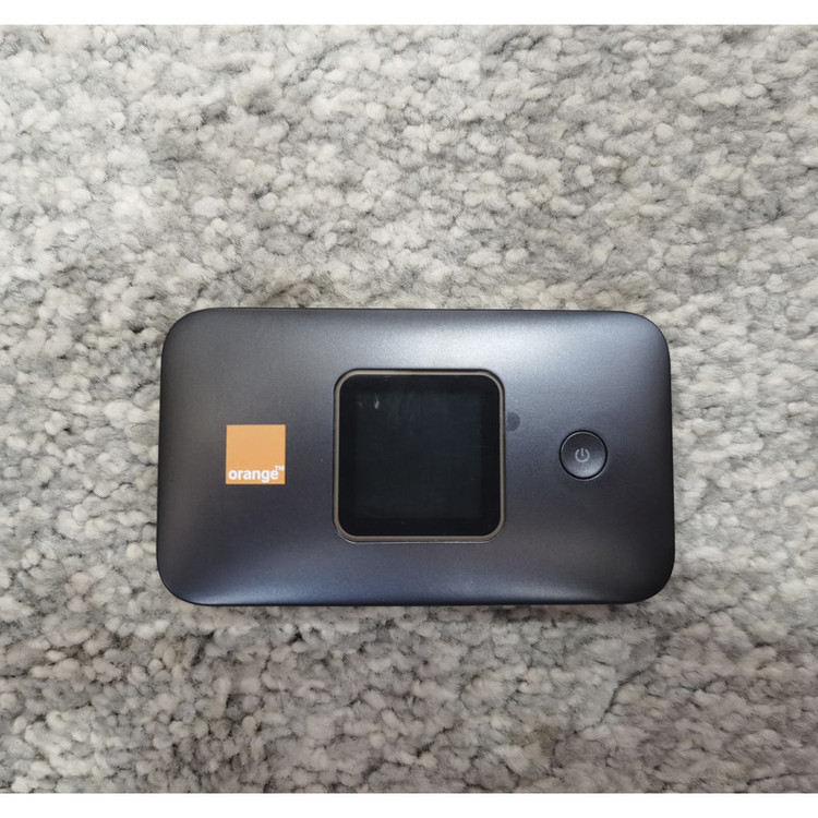 مودم همراه 4.5G ارنج مدل E5785-320 با پشتیبانی از TD-LTE و CAT6، سرعت دانلود تا 300Mbps، وایفای دو بانده 2.4 و 5 گیگاهرتز، اتصال همزمان 16 کاربر بیسیم و باتری 3000 میلیآمپر ساعت با شارژدهی تا 12 ساعت