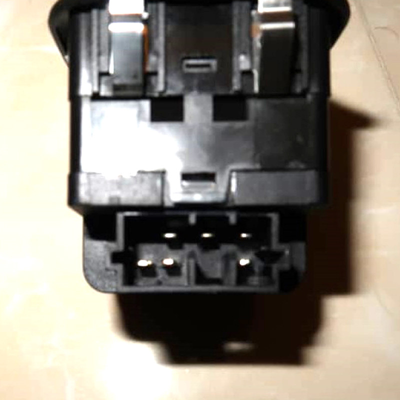 کلید شیشه بالابر ام وی اچ کد 56485 مناسب برای پژو 206 تیپ 2