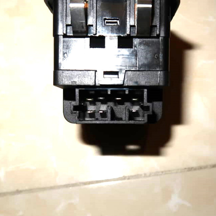 کلید شیشه بالابر و تنظیم آینه ام دی اچ مدل 3545 مناسب برای پژو 206 تیپ 5